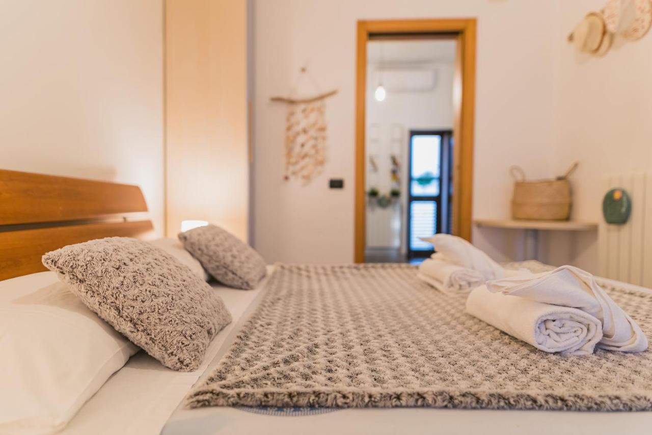 Casa Vacanze Il Mare Tra I Tetti - Relaxing Terrace & Sea View Villa Monopoli Exterior photo