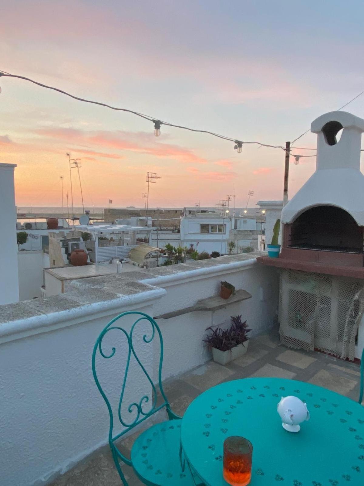 Casa Vacanze Il Mare Tra I Tetti - Relaxing Terrace & Sea View Villa Monopoli Exterior photo